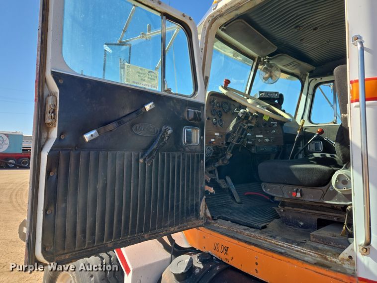 image for item DO1763 1981 Autocar winch truck