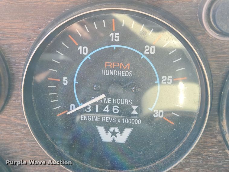 image for item DO1763 1981 Autocar winch truck