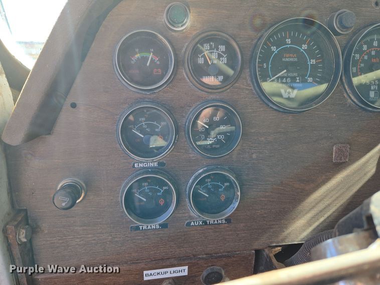 image for item DO1763 1981 Autocar winch truck