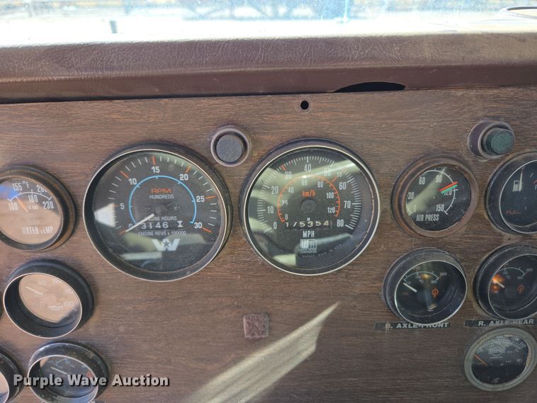 image for item DO1763 1981 Autocar winch truck