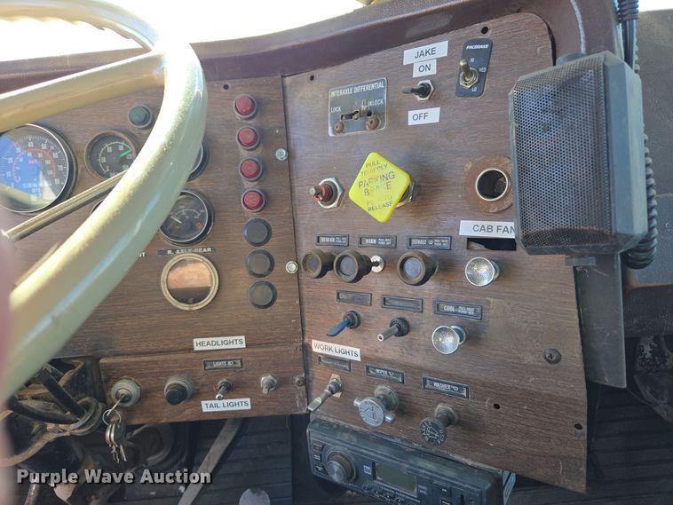 image for item DO1763 1981 Autocar winch truck