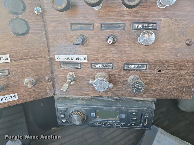 image for item DO1763 1981 Autocar winch truck