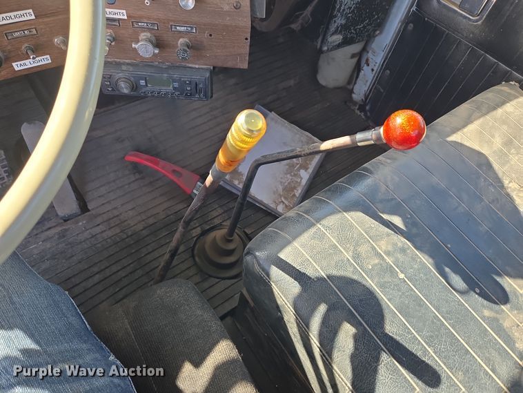 image for item DO1763 1981 Autocar winch truck