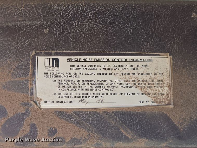 image for item DO1763 1981 Autocar winch truck