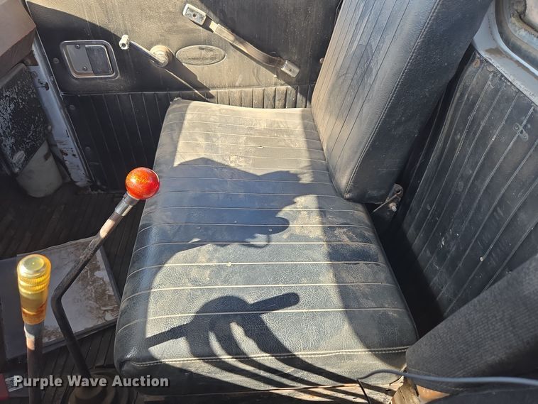 image for item DO1763 1981 Autocar winch truck