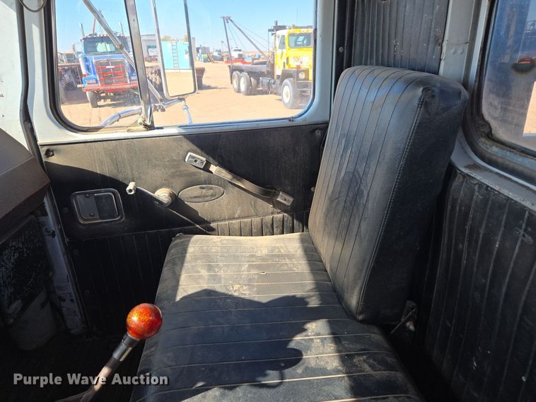 image for item DO1763 1981 Autocar winch truck