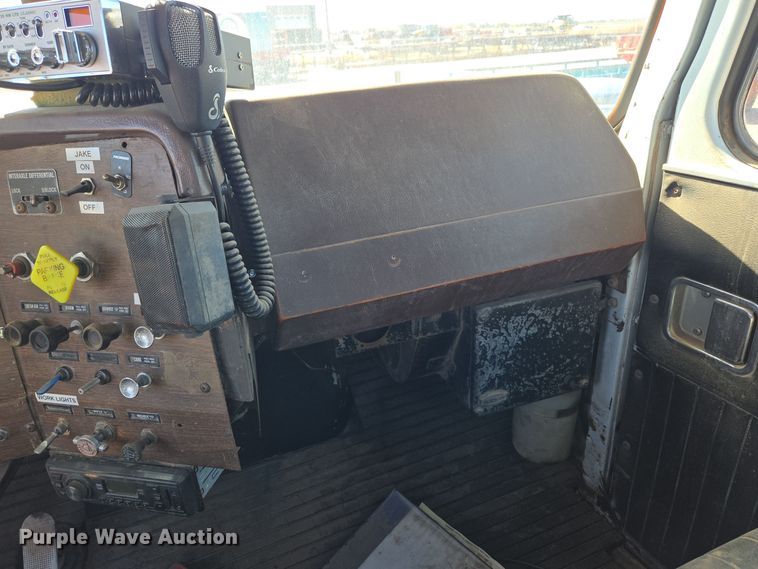 image for item DO1763 1981 Autocar winch truck