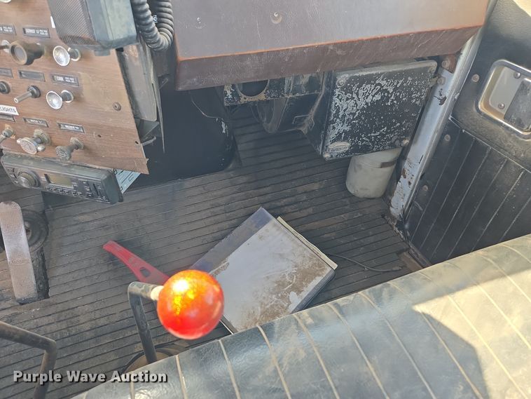 image for item DO1763 1981 Autocar winch truck