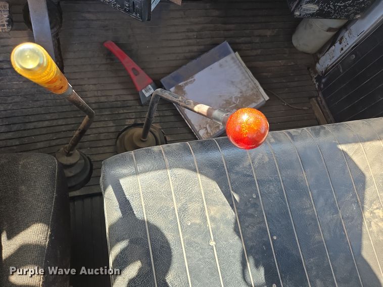 image for item DO1763 1981 Autocar winch truck