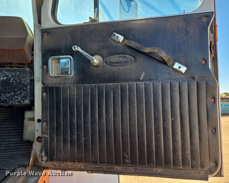 image for item DO1763 1981 Autocar winch truck