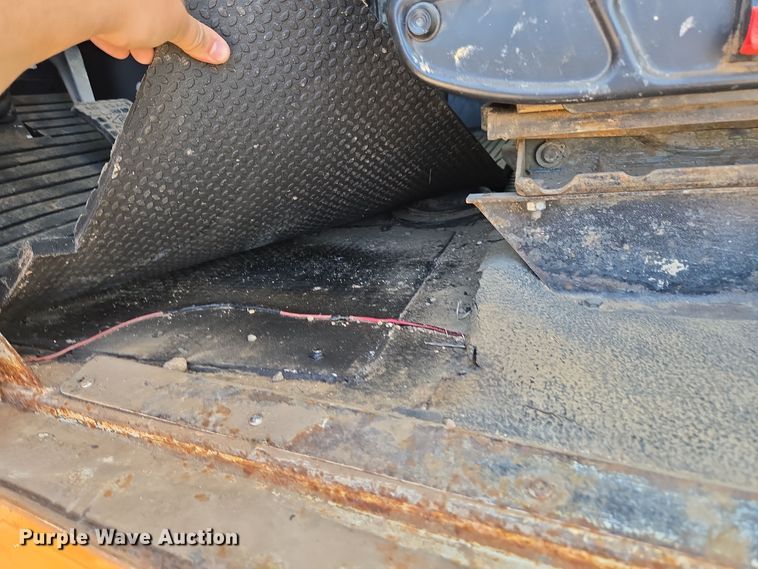 image for item DO1763 1981 Autocar winch truck