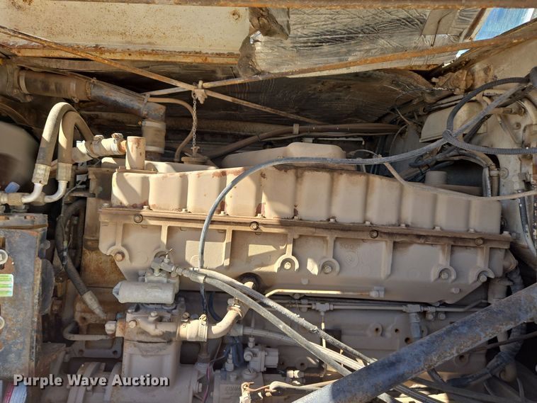 image for item DO1763 1981 Autocar winch truck