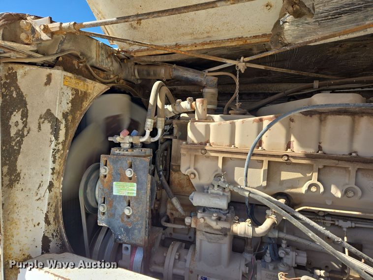 image for item DO1763 1981 Autocar winch truck