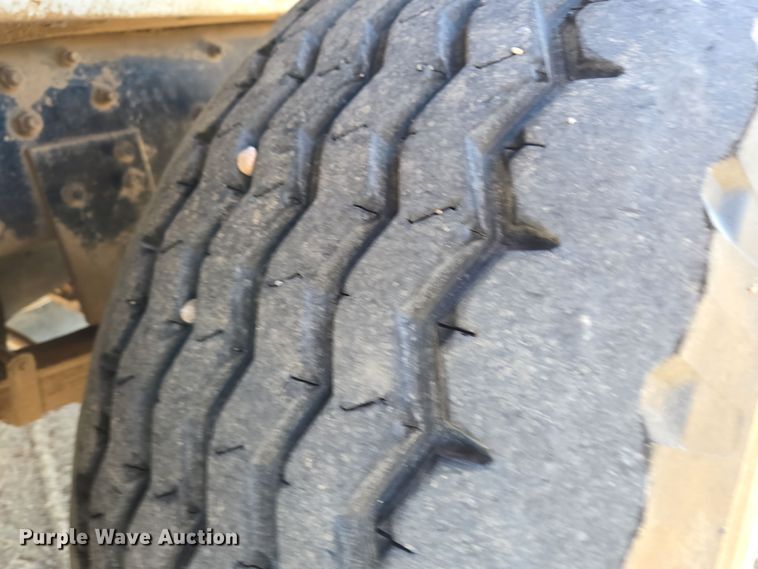 image for item DO1763 1981 Autocar winch truck