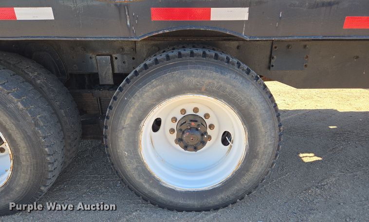 image for item DO1763 1981 Autocar winch truck