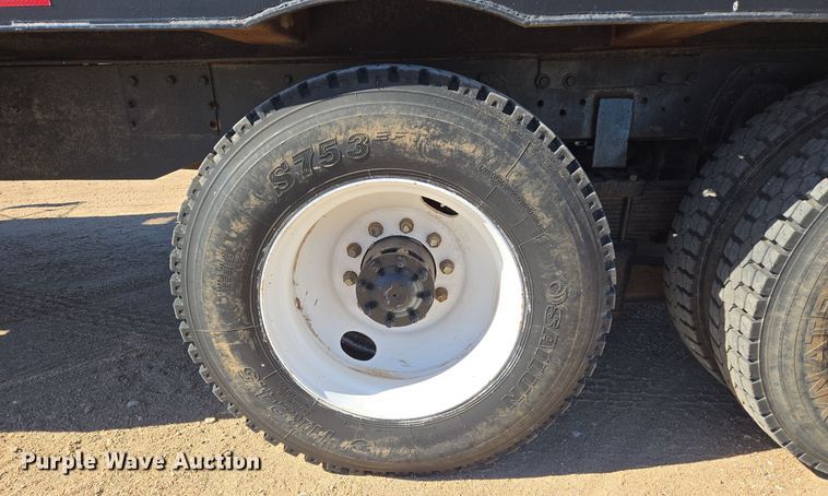 image for item DO1763 1981 Autocar winch truck