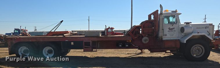 image for item DO1764 1981 Autocar DC10364B winch truck