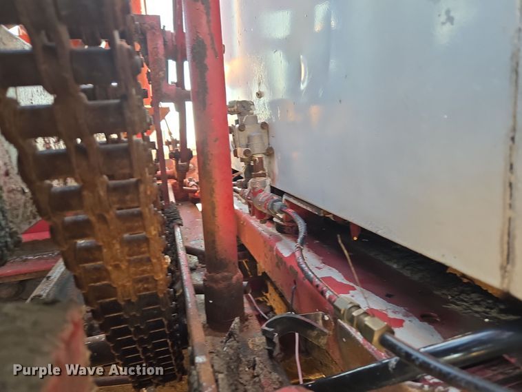 image for item DO1764 1981 Autocar DC10364B winch truck