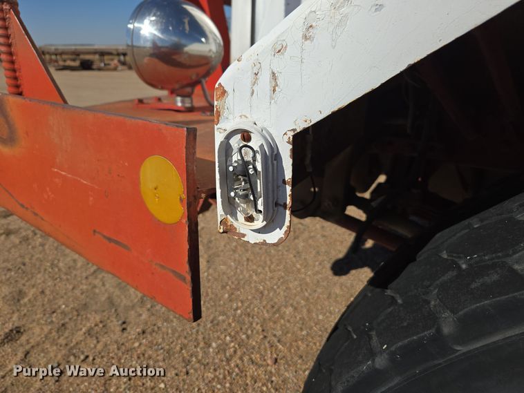 image for item DO1764 1981 Autocar DC10364B winch truck