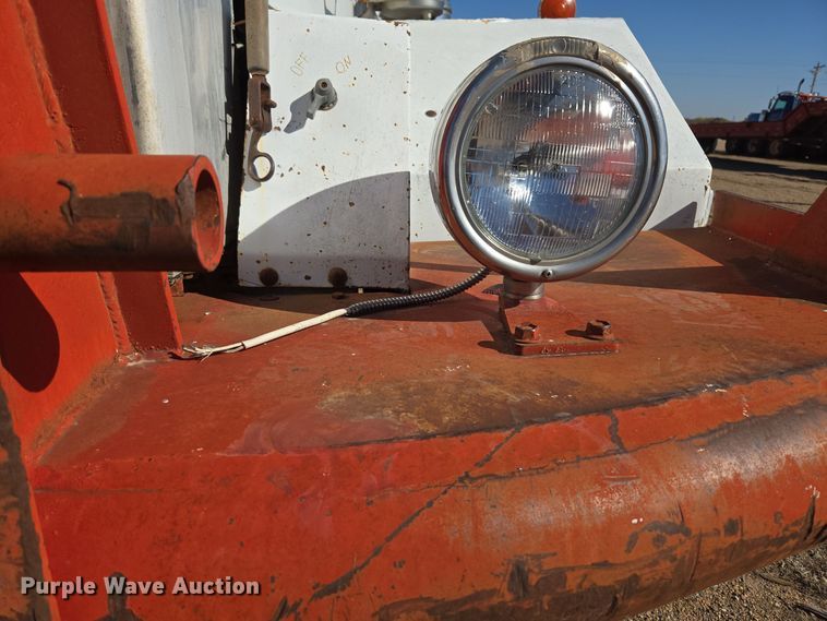 image for item DO1764 1981 Autocar DC10364B winch truck