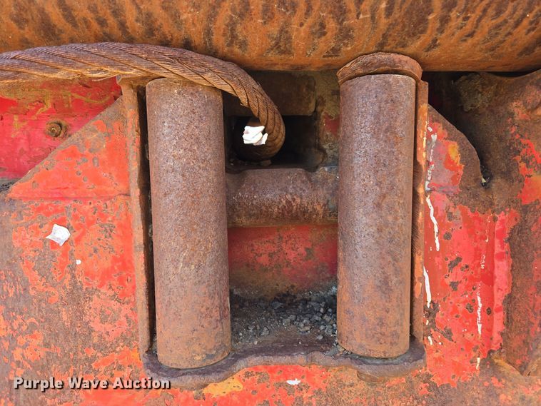 image for item DO1764 1981 Autocar DC10364B winch truck