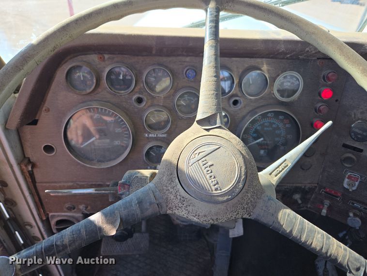 image for item DO1764 1981 Autocar DC10364B winch truck