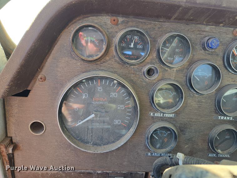 image for item DO1764 1981 Autocar DC10364B winch truck