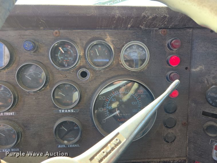 image for item DO1764 1981 Autocar DC10364B winch truck