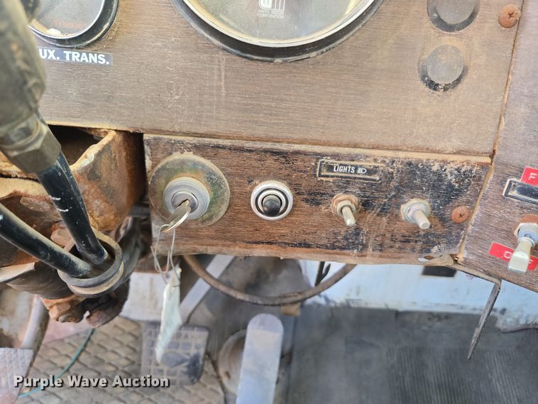 image for item DO1764 1981 Autocar DC10364B winch truck