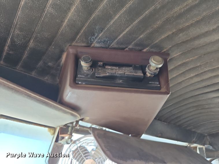 image for item DO1764 1981 Autocar DC10364B winch truck