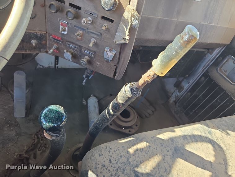 image for item DO1764 1981 Autocar DC10364B winch truck