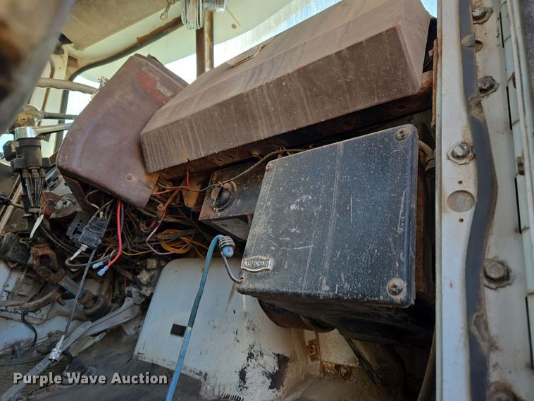 image for item DO1764 1981 Autocar DC10364B winch truck