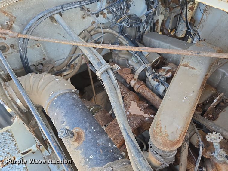 image for item DO1764 1981 Autocar DC10364B winch truck