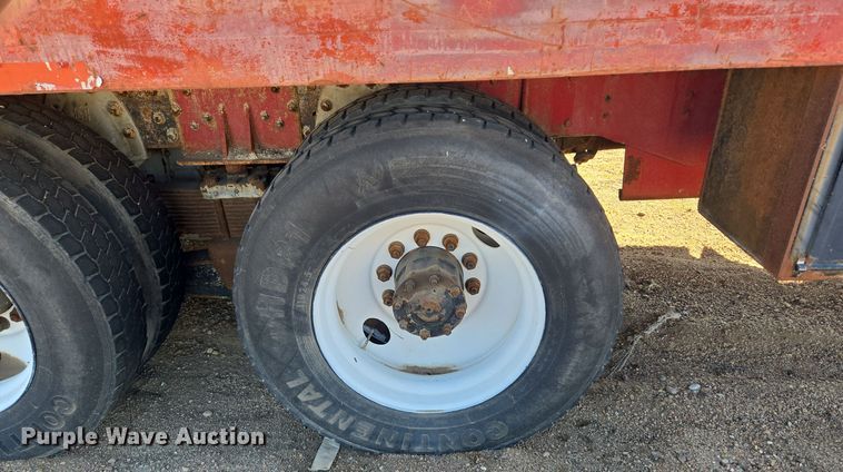 image for item DO1764 1981 Autocar DC10364B winch truck