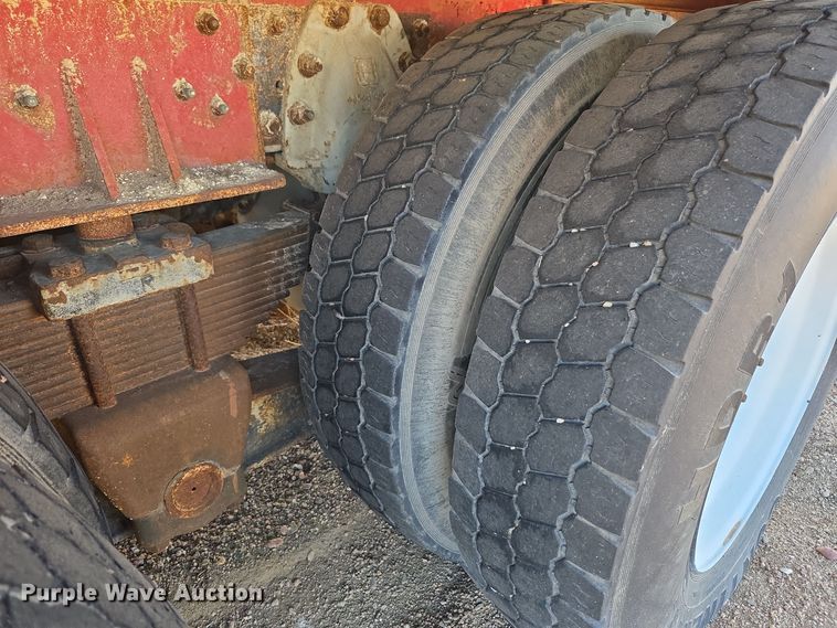 image for item DO1764 1981 Autocar DC10364B winch truck