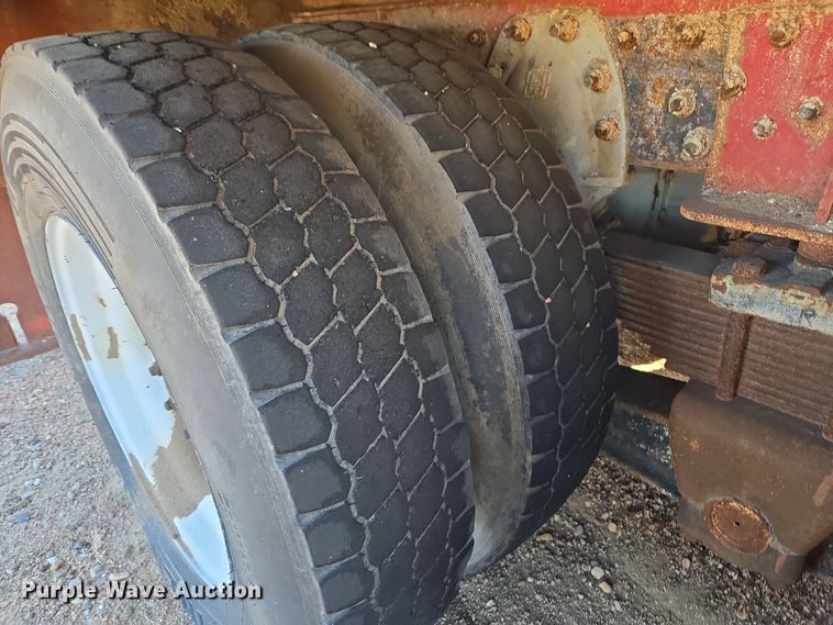 image for item DO1764 1981 Autocar DC10364B winch truck