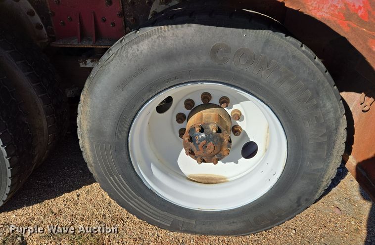 image for item DO1764 1981 Autocar DC10364B winch truck