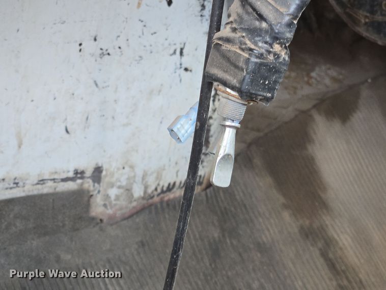 image for item DO1764 1981 Autocar DC10364B winch truck