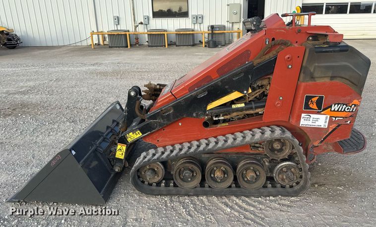 image for item DO7605 2018 Ditch Witch SK1050 compact utility loader