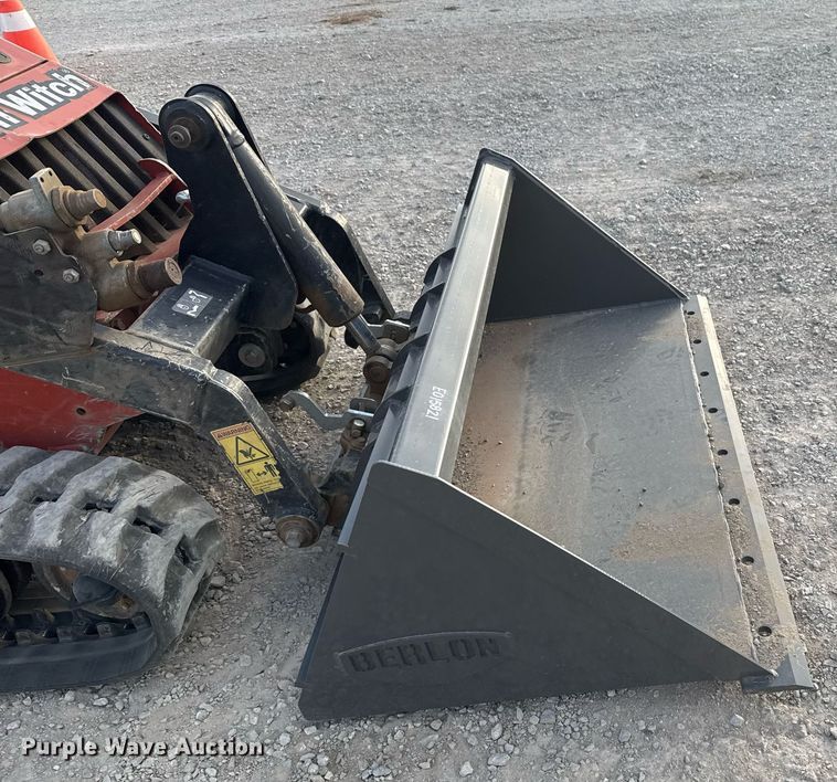 image for item DO7605 2018 Ditch Witch SK1050 compact utility loader