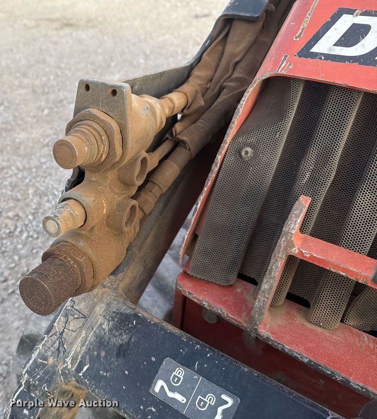 image for item DO7605 2018 Ditch Witch SK1050 compact utility loader