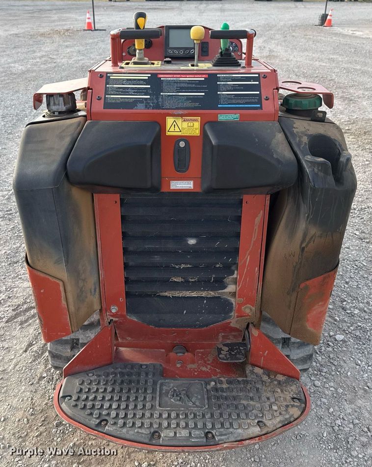 image for item DO7605 2018 Ditch Witch SK1050 compact utility loader