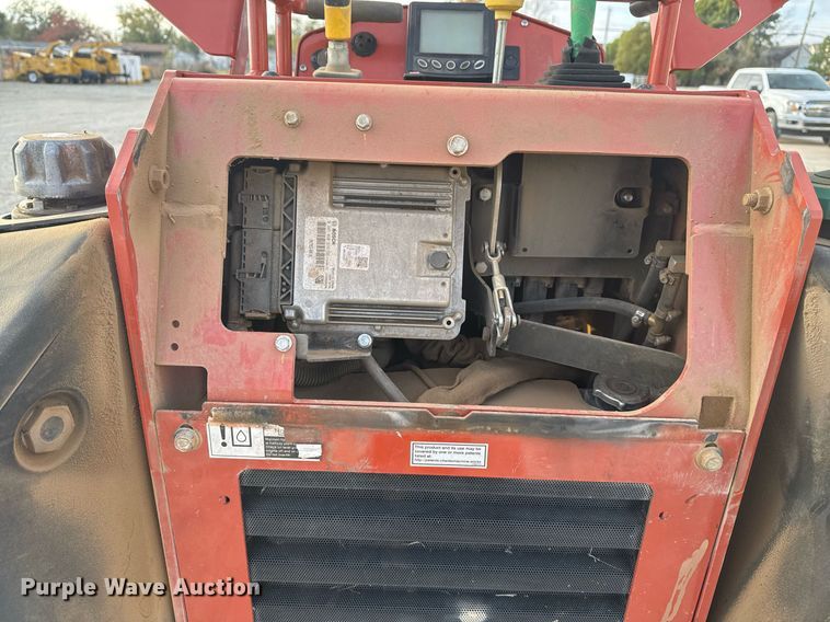 image for item DO7605 2018 Ditch Witch SK1050 compact utility loader