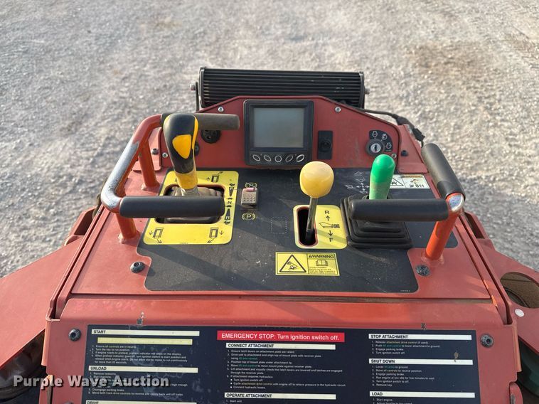 image for item DO7605 2018 Ditch Witch SK1050 compact utility loader