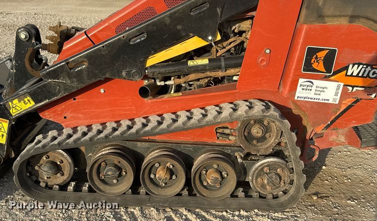 image for item DO7605 2018 Ditch Witch SK1050 compact utility loader