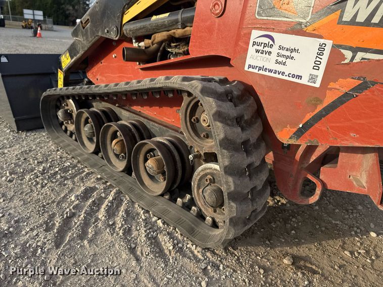 image for item DO7605 2018 Ditch Witch SK1050 compact utility loader