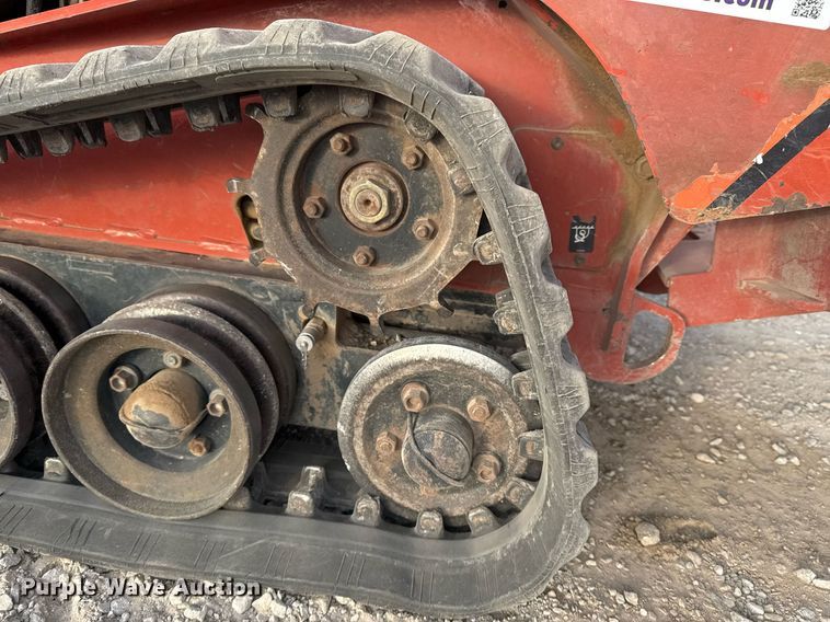 image for item DO7605 2018 Ditch Witch SK1050 compact utility loader