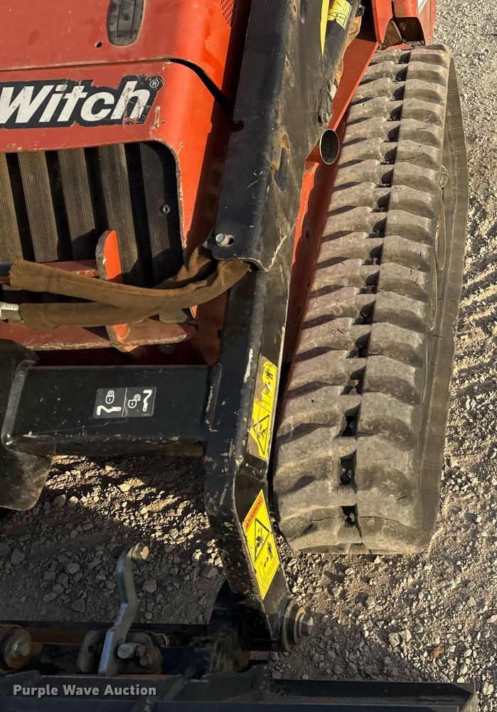 image for item DO7605 2018 Ditch Witch SK1050 compact utility loader