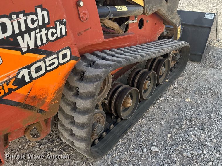 image for item DO7605 2018 Ditch Witch SK1050 compact utility loader