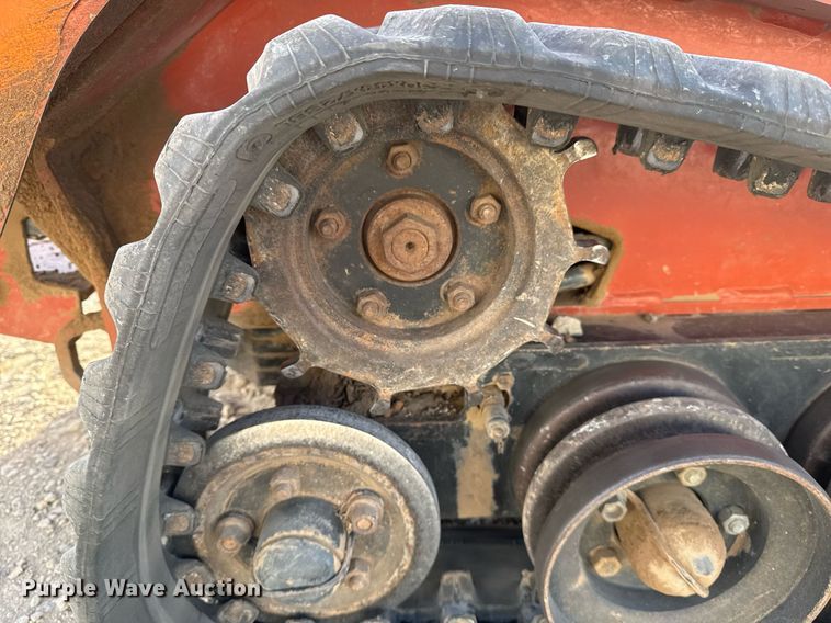 image for item DO7605 2018 Ditch Witch SK1050 compact utility loader